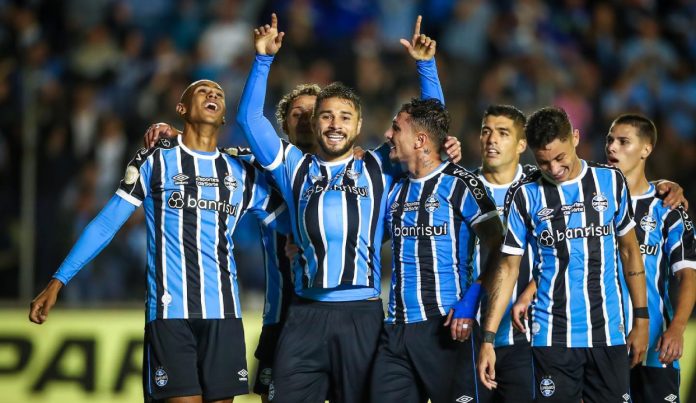 Grêmio vence apesar de mais um pênalti perdido por Suarez