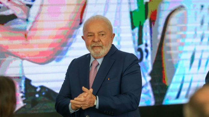 Lula diz que não venderá empresas públicas