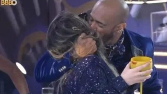 Fim do #docshoes? Alface aparece dando um