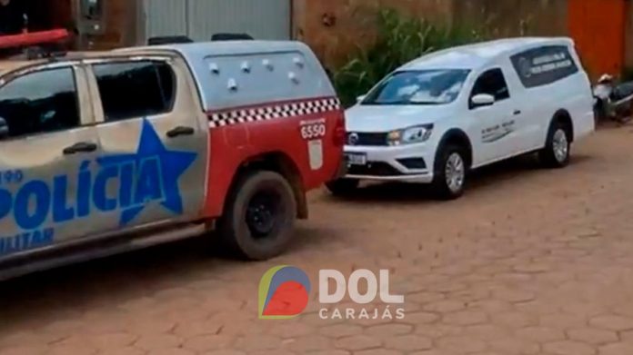 Pistoleiros entram em residência e executam mulher a tiros