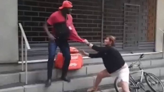 Vaquinha para entregador agredido no RJ passa de R$ 210 mil