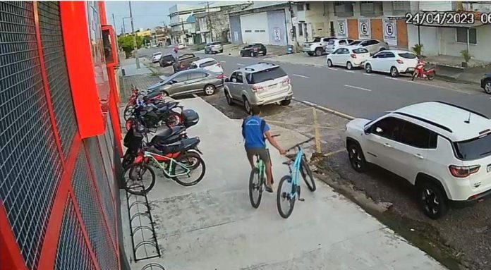 Em Castanhal homem furta bicicletas da frente de academia
