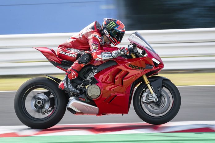 Ducati lançou a nova Panigale V4S
