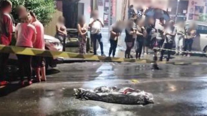 Menino solta a mão da mãe e morre atropelado em SP