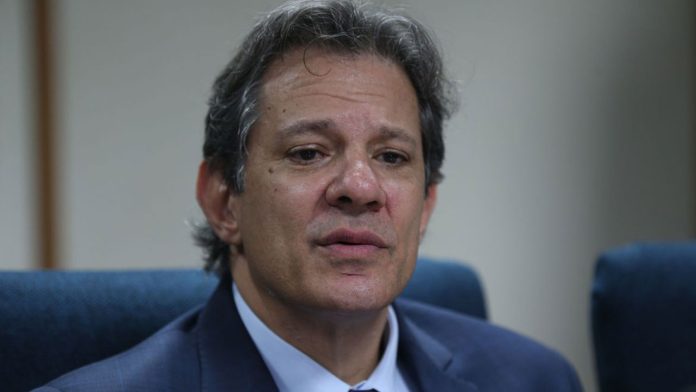 Haddad busca apoio para solução da crise da Argentina