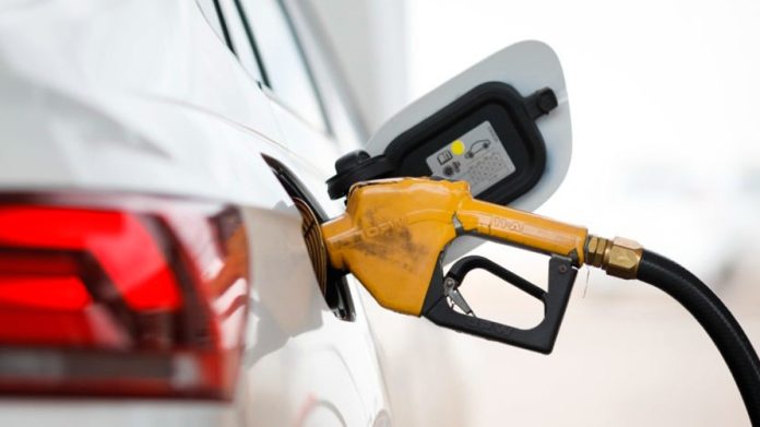 Petrobras muda política e preços podem baixar ainda este mês