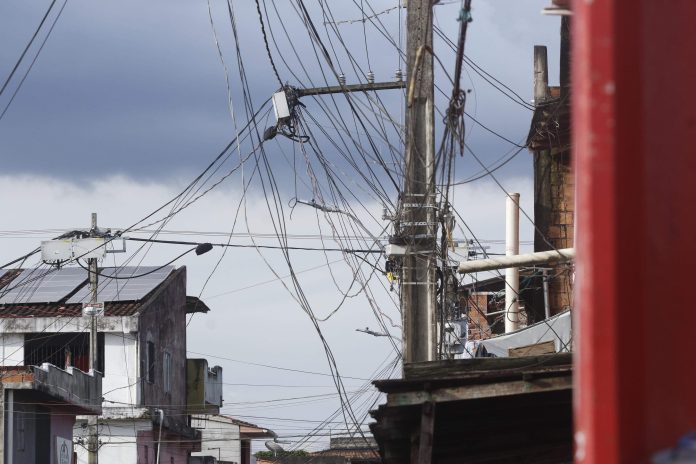 “Gatos” furtam mais de ¼ da energia do Pará