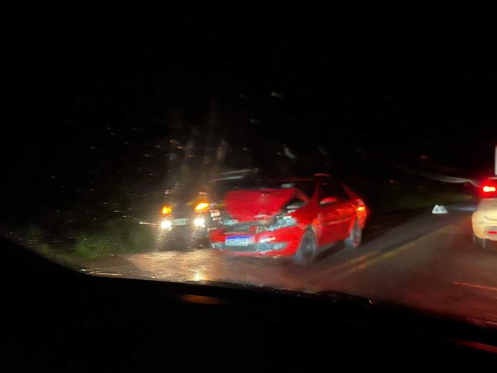Acidente causa engarrafamento na BR-316, em São Francisco do Pará, na noite desta sexta-feira (19)