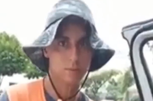 'Flanelinha' acha envelope com R$ 3 mil e devolve para a dona; vídeo