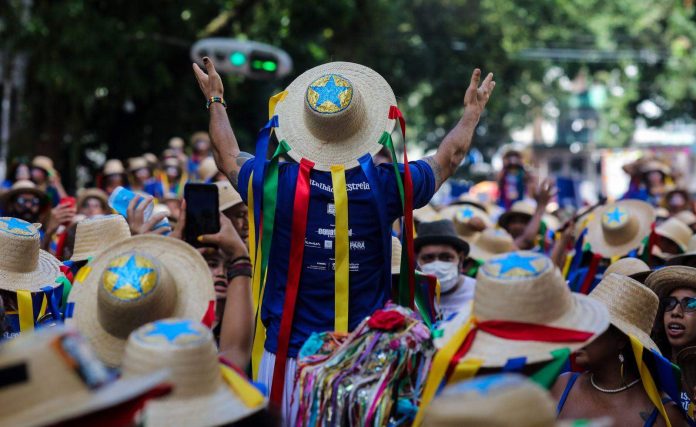 Arraial do Pavulagem realiza ‘Levantamento dos Mastros’ de São João
