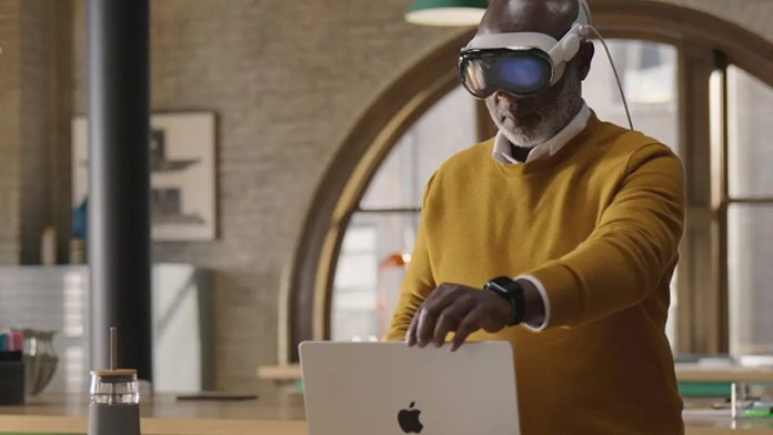 Apple lança óculos de realidade virtual por quase R$ 18 mil