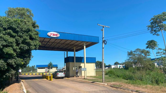 Vazamento em frigorífico: clima é de calmaria no dia seguinte ao acidente