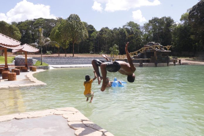 Para refrescar do calor do verão amazônico, confira roteiro de igarapés