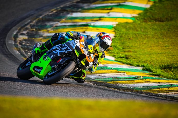 Laquila celebra motociclista com gratidão e paixão