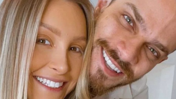 Carla Diaz termina noivado com Felipe Becari, diz jornalista