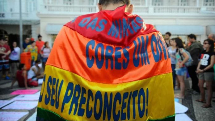 Brasil tem recorde em registros de racismo e homofobia