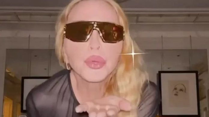 Após internação na UTI, Madonna reaparece dançando na web