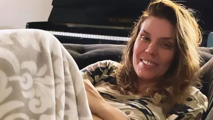 Simony comemora remissão do câncer no intestino: