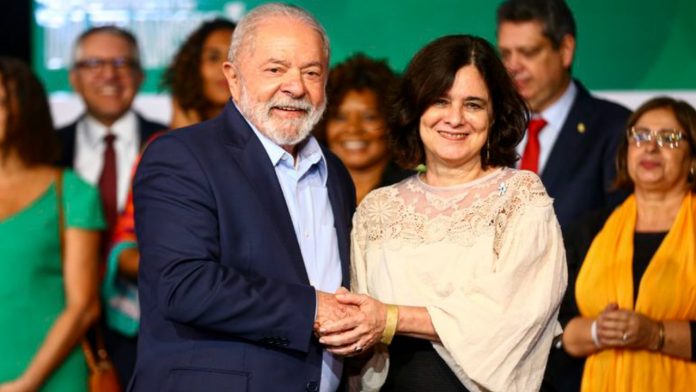 Lula afirma que Nísia é ministra “do presidente”