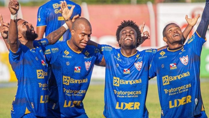 Para preencher saídas, Águia busca anunciar contratações