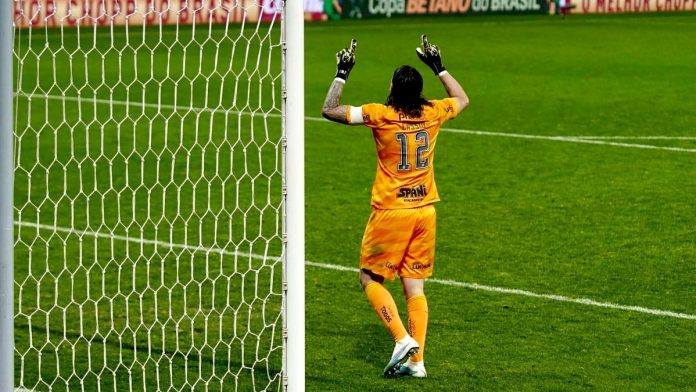 Cássio chega a 31 pênaltis defendidos pelo Corinthians