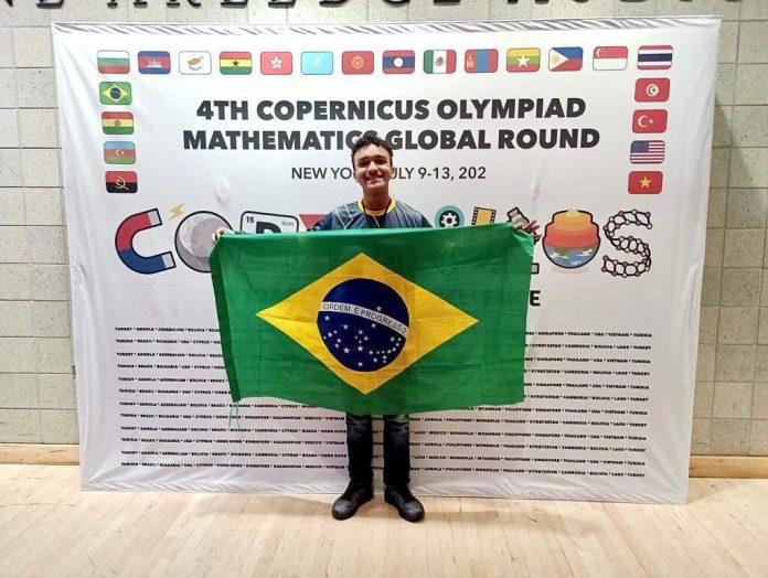 Paraense de 16 anos é premiado com medalha de prata em Olimpíada de Matemática nos Estados Unidos