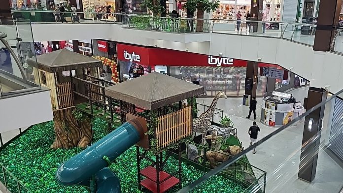 VÍDEO: assalto no Pátio Shopping Belém tem tiros e reféns