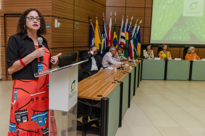Ministra Luciana Santos anuncia criação do IPCC da Amazônia