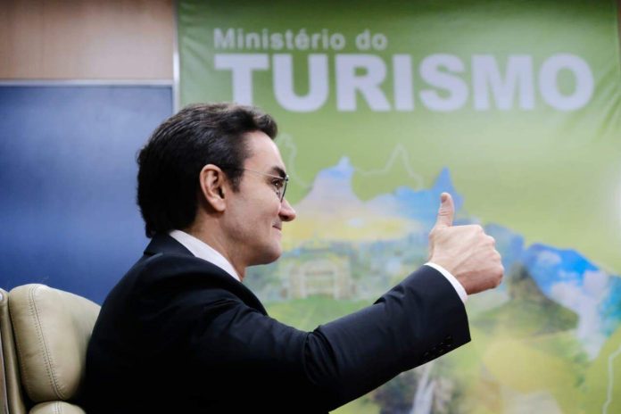 Celso Sabino é empossado como ministro do Turismo nesta quinta