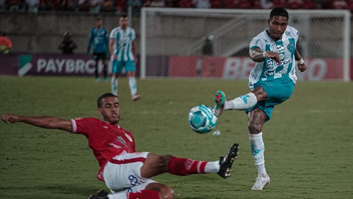 Mário Sérgio entra no top-5 de artilheiros da Série C