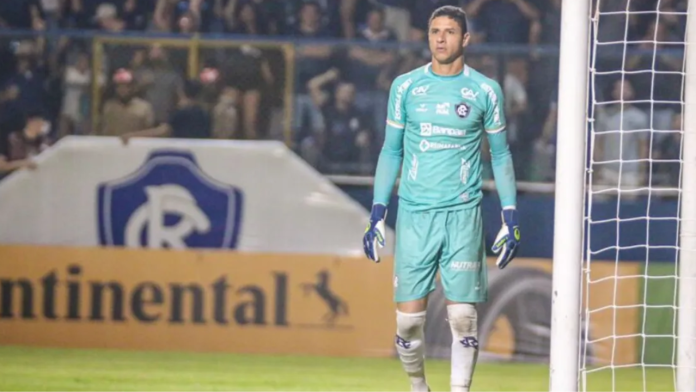 Vinícius vai do inferno ao céu na vitória do Clube do Remo