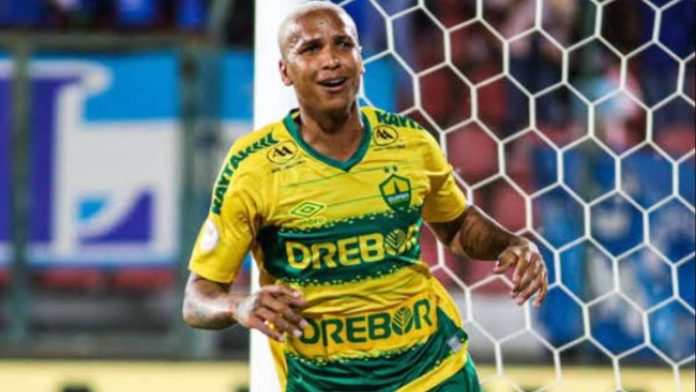 Cuiabá atropela Flamengo com gol de carrasco Deyverson