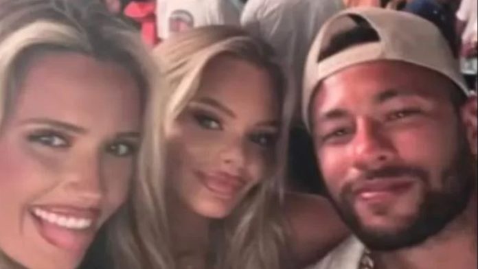 Neymar curte festa em Ibiza ao lado de modelos