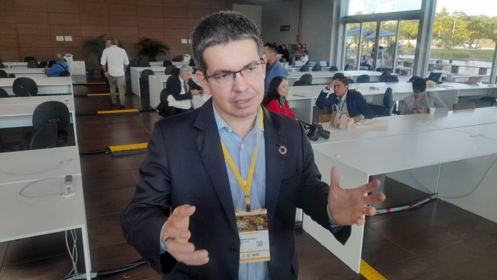 Diálogos Amazônicos: Randolfe Rodrigues defende importância de debater Amazônia com povo da região